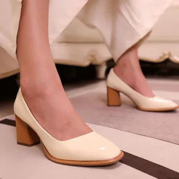 Balts Lakādas franču Retro augstpapēžu kurpes 2020. Gadam Sieviešu Kvadrātveida Galvu Sekla Muti Vienas Kurpes T58-17